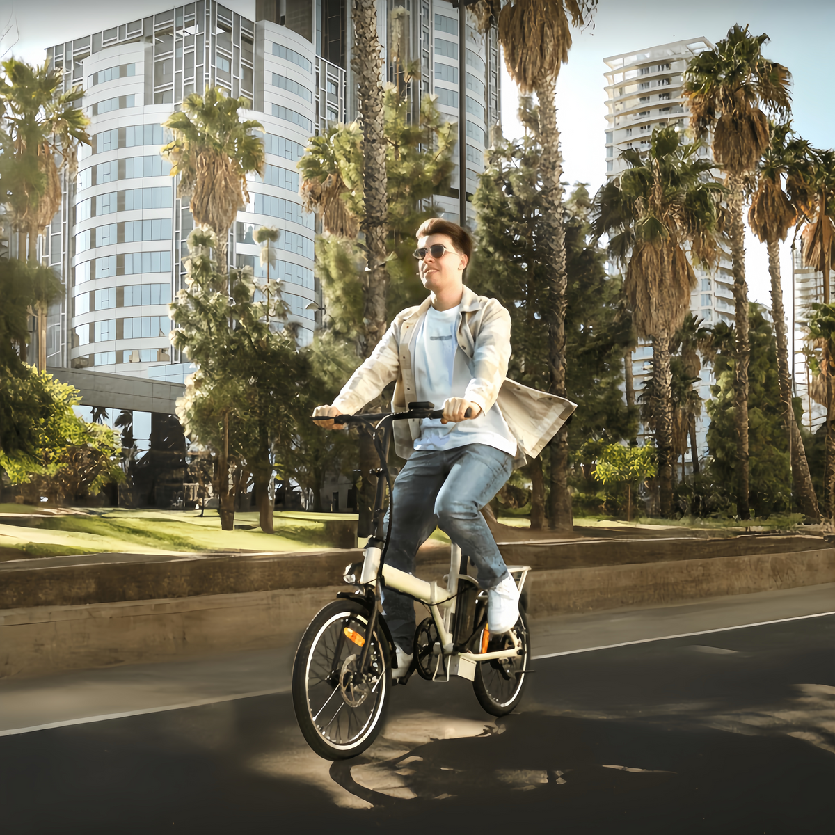 Bicicleta eléctrica Flexy La bicicleta eléctrica plegable es perfecta para desplazamientos urbanos y aventuras al aire libre. Con una autonomía de 35 km, puedes recorrer grandes distancias sin preocuparte por la batería. Sus ruedas de 20" ofrecen gra